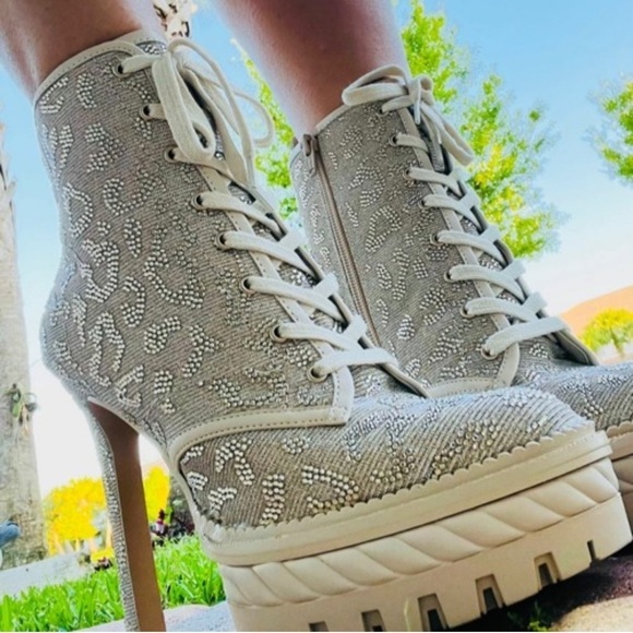 Gianni Bini Halland Glitzy Embellish Leopard Platform high Heels lace up Booties - Picture 3 of 12